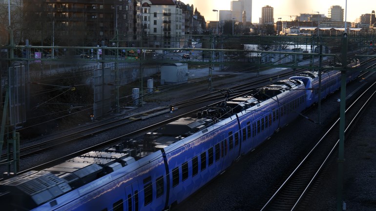 pågatåg påväg in till Malmö central